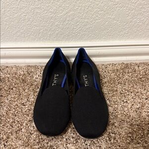 TOMS Women's Black and Blue Loafers